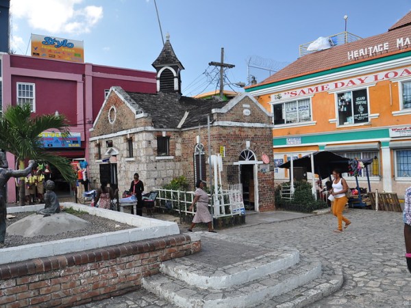 Cottonopolis: Reflections and&nbsp;connections